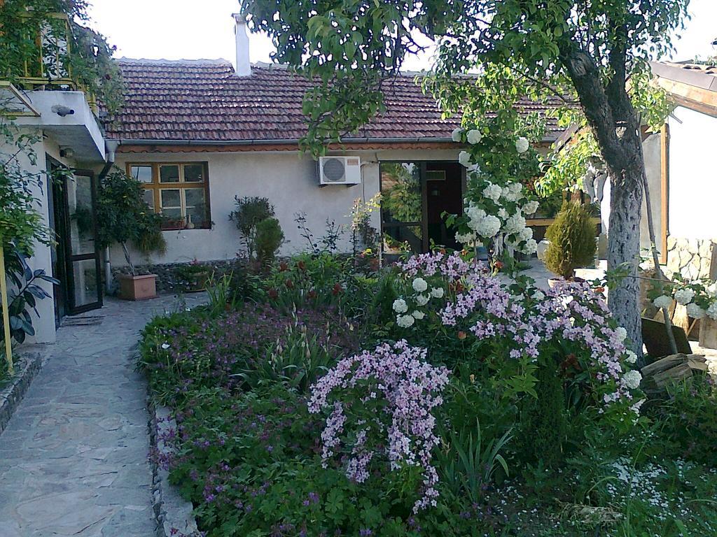 Family Hotel Belvedere Dulgopol Exterior photo